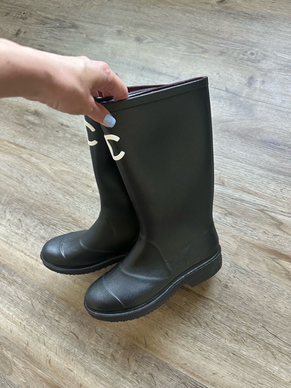 CHANEL Black Rain Boots with White CC Logo - Picture 3 of 8